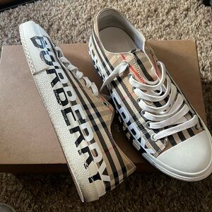 Burberry vintage design men’s shoes